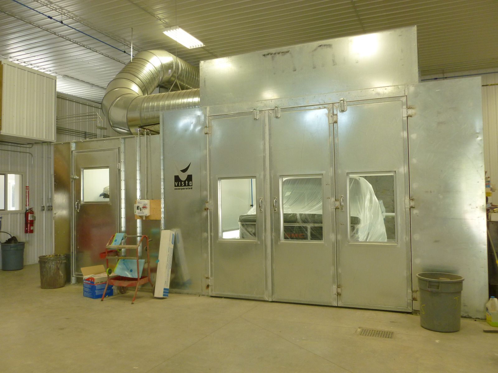 Moose Jaw Collision Centre - Paint Shop